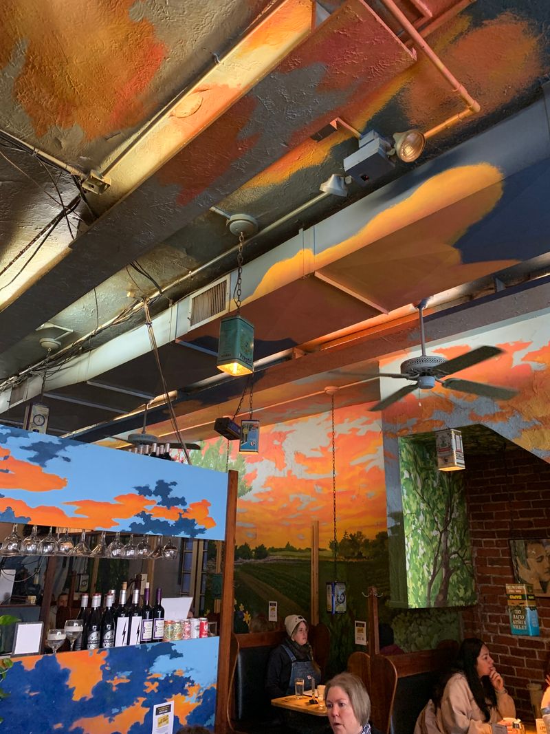 Service That Turns First-Timers into Regulars