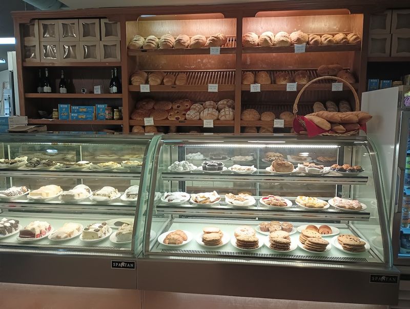 Ferrari's Little Italy & Bakery, Madeira