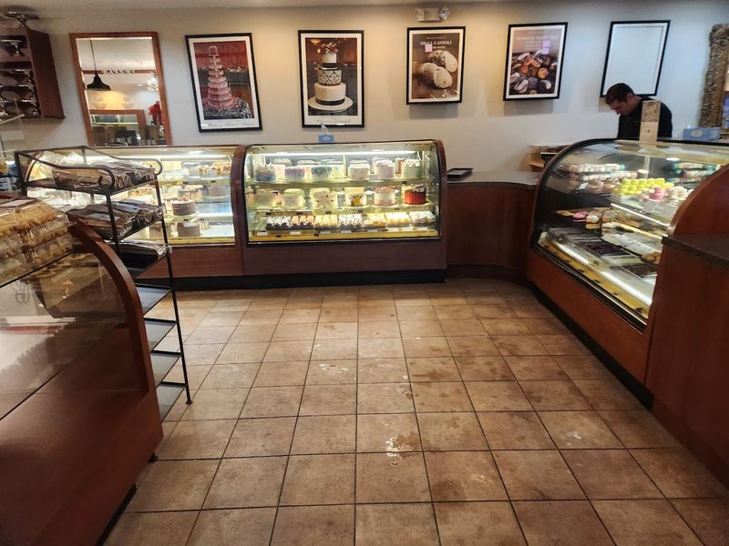 Michael Angelo's Bakery, Broadview Heights