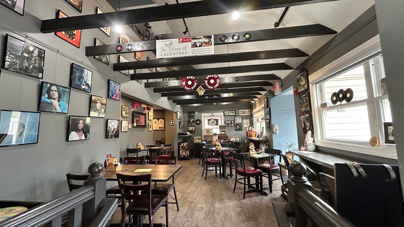 Aunt Alyee's Berd-House Deli And Catering, Canton