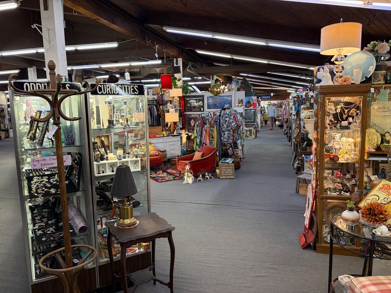 Aurora Antique Pavilion