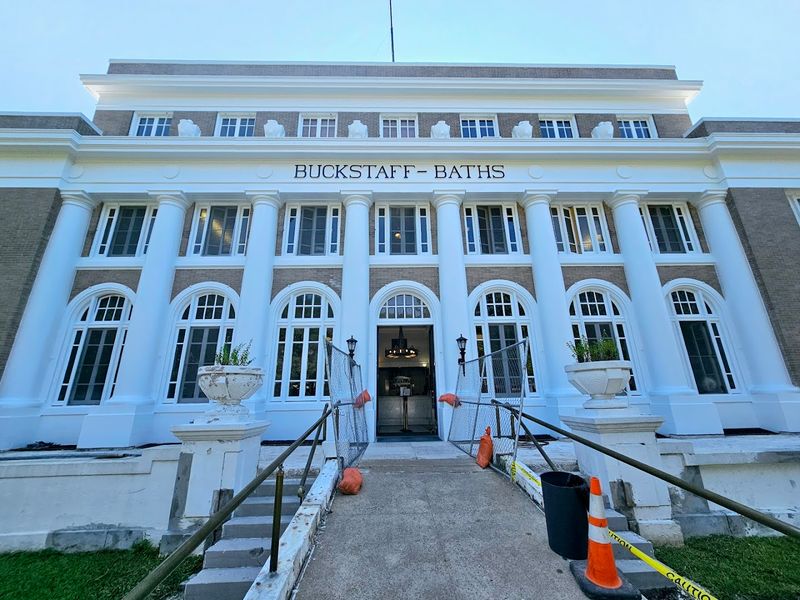 A Relaxing Escape Surrounded By Scenic Mountain Beauty