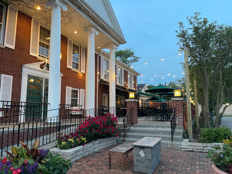 Hackney's On Lake – Glenview
