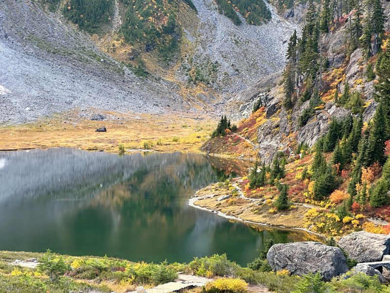 Autumn Colors That Rival Any East Coast Drive