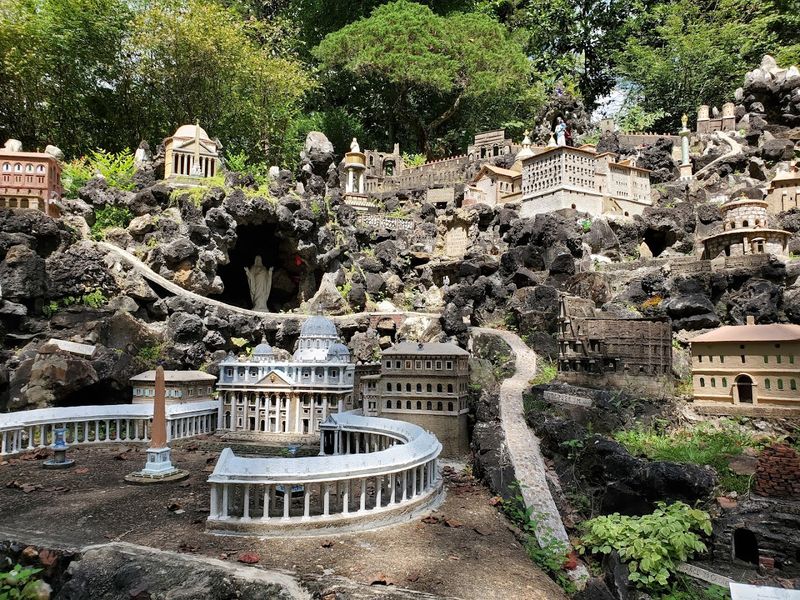 Ave Maria Grotto, Cullman Ave Maria Grotto, Cullman