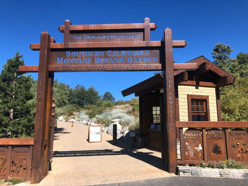 Los Rios Rancho Orchard Grill & Bakery