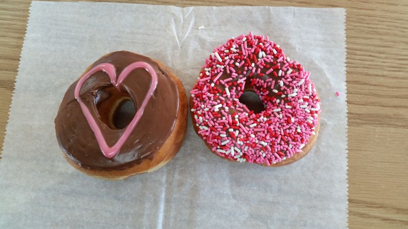 Daily Dozen Doughnuts, Warren