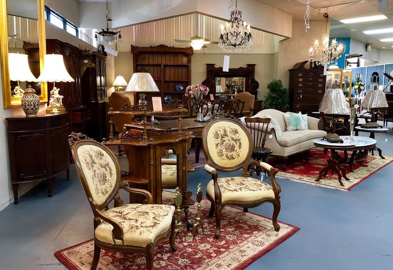 Avonlea Antiques & Interiors