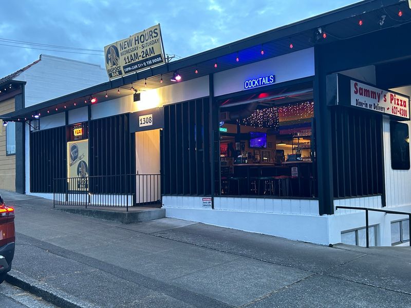 BIGFOOT PIZZA & BAR BIGFOOT PIZZA & BAR