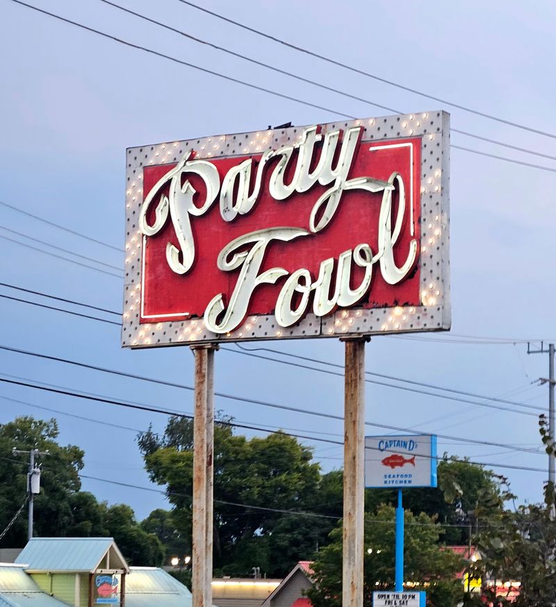 Party Fowl – Donelson – 2620 Lebanon Pike, Nashville, TN 37214