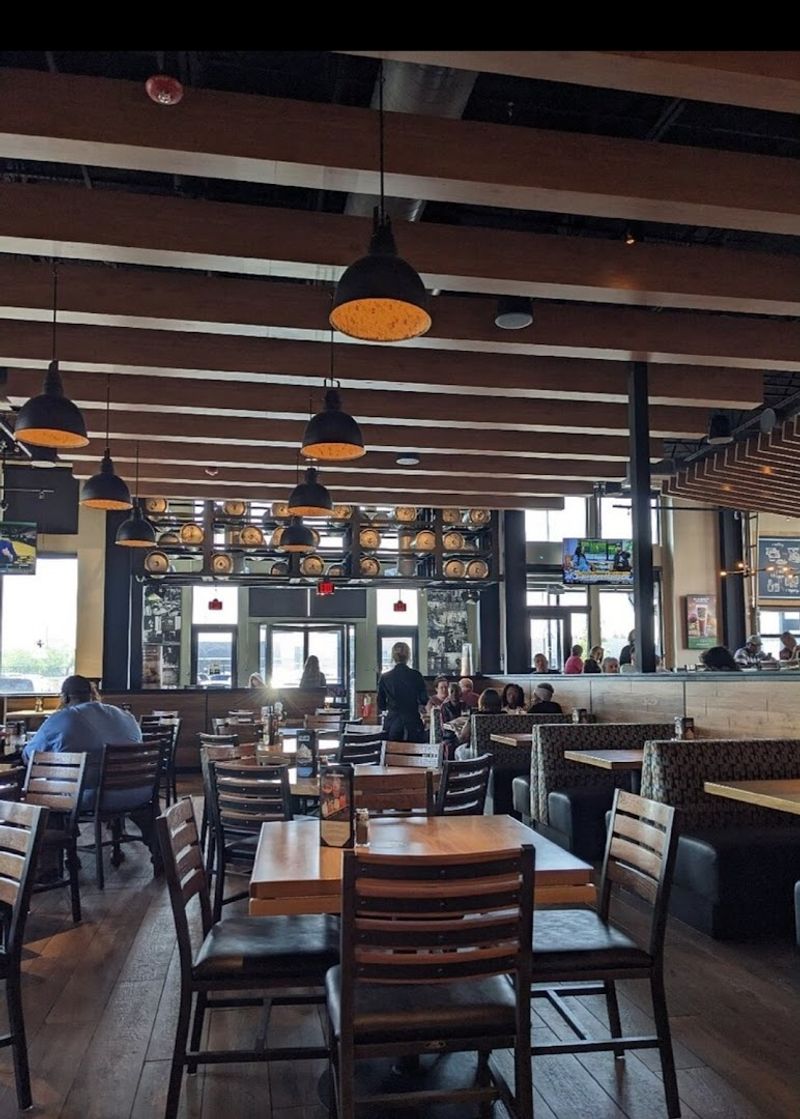 BJ's Restaurant & Brewhouse BJ's Restaurant & Brewhouse