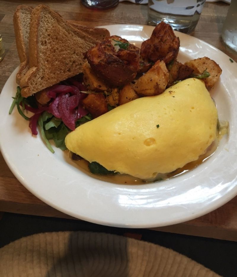 Peaches Lewis, Brooklyn