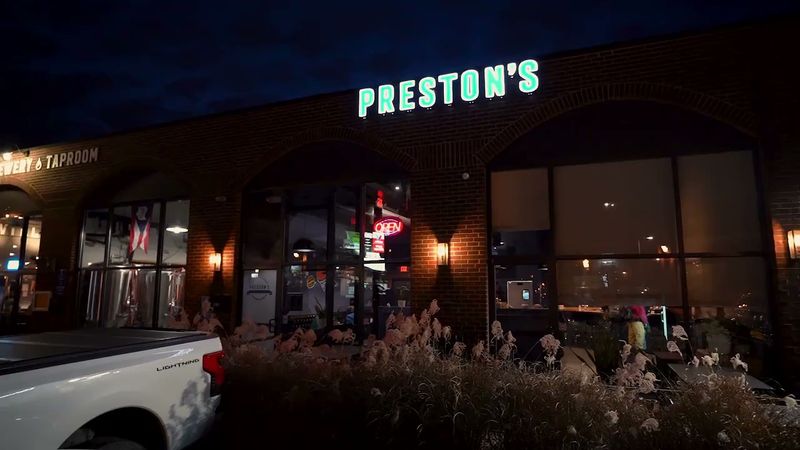Preston's: A Burger Joint, Columbus
