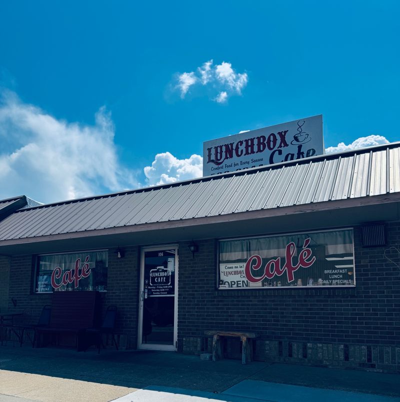 The Lunch Box Café – Farmington, MO