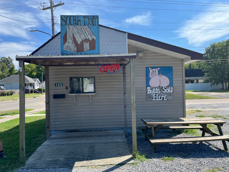 South Main St. Smokehouse — Harrisburg, Illinois