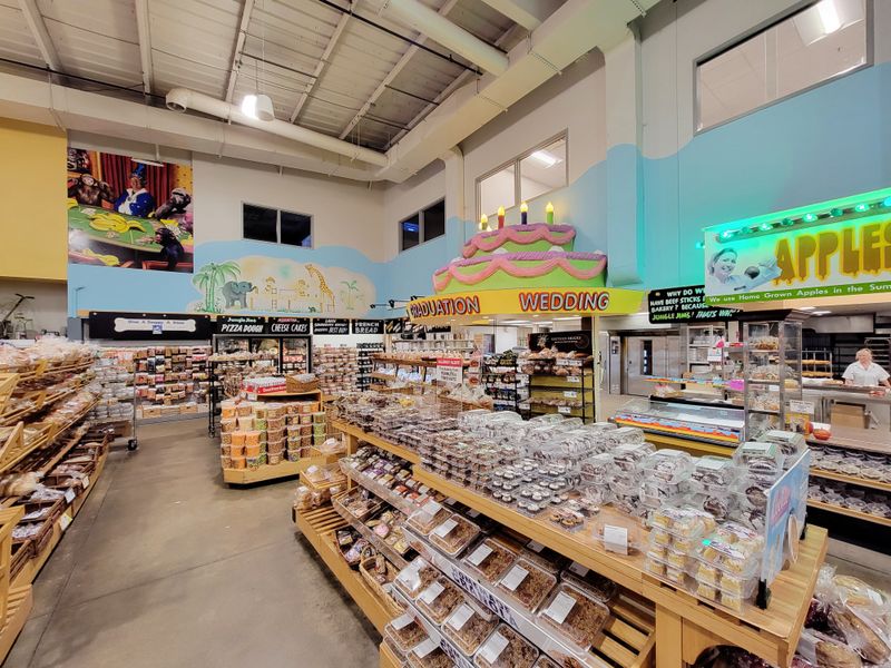 Dining Options That Keep You Fueled