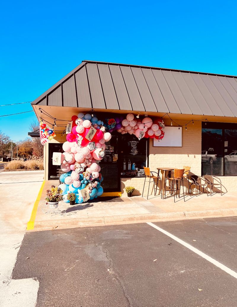Baking In Wonderland, Bentonville