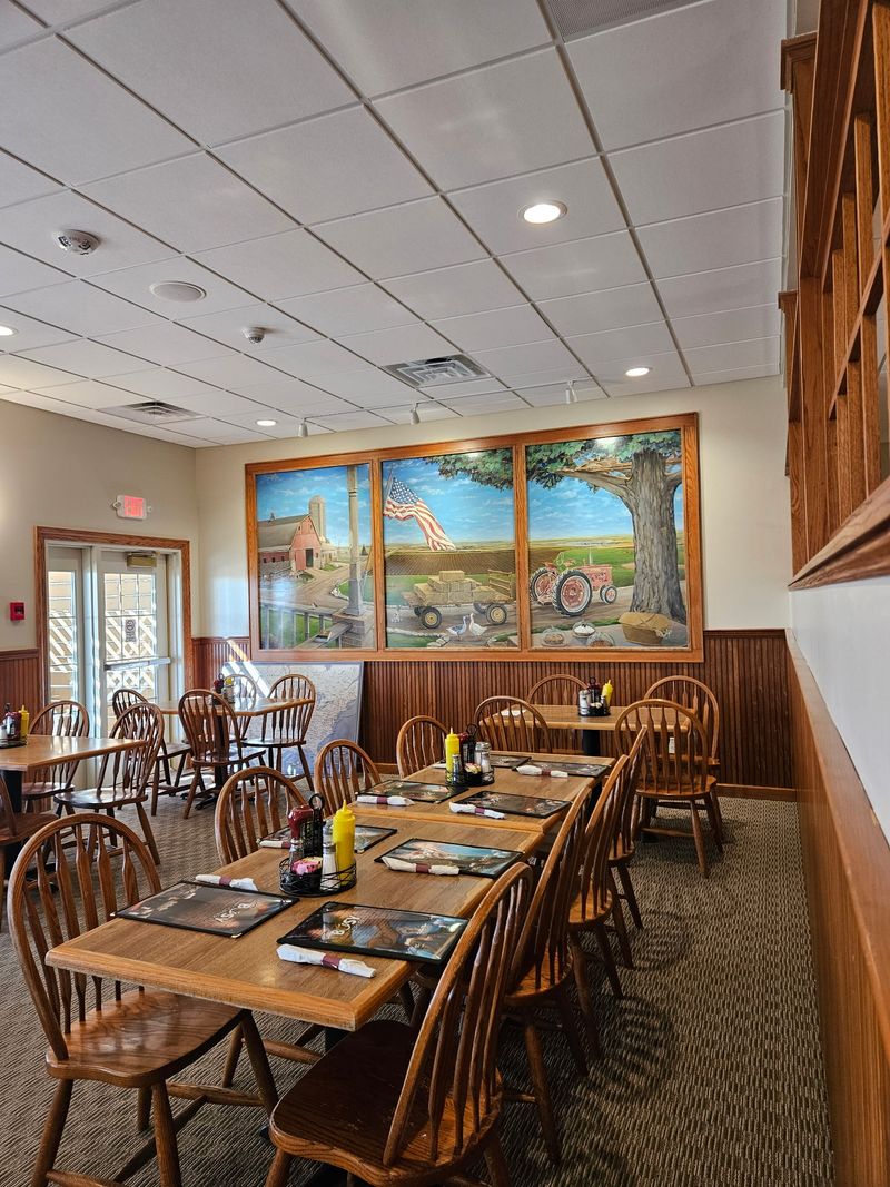 Busy Corner – Goodfield