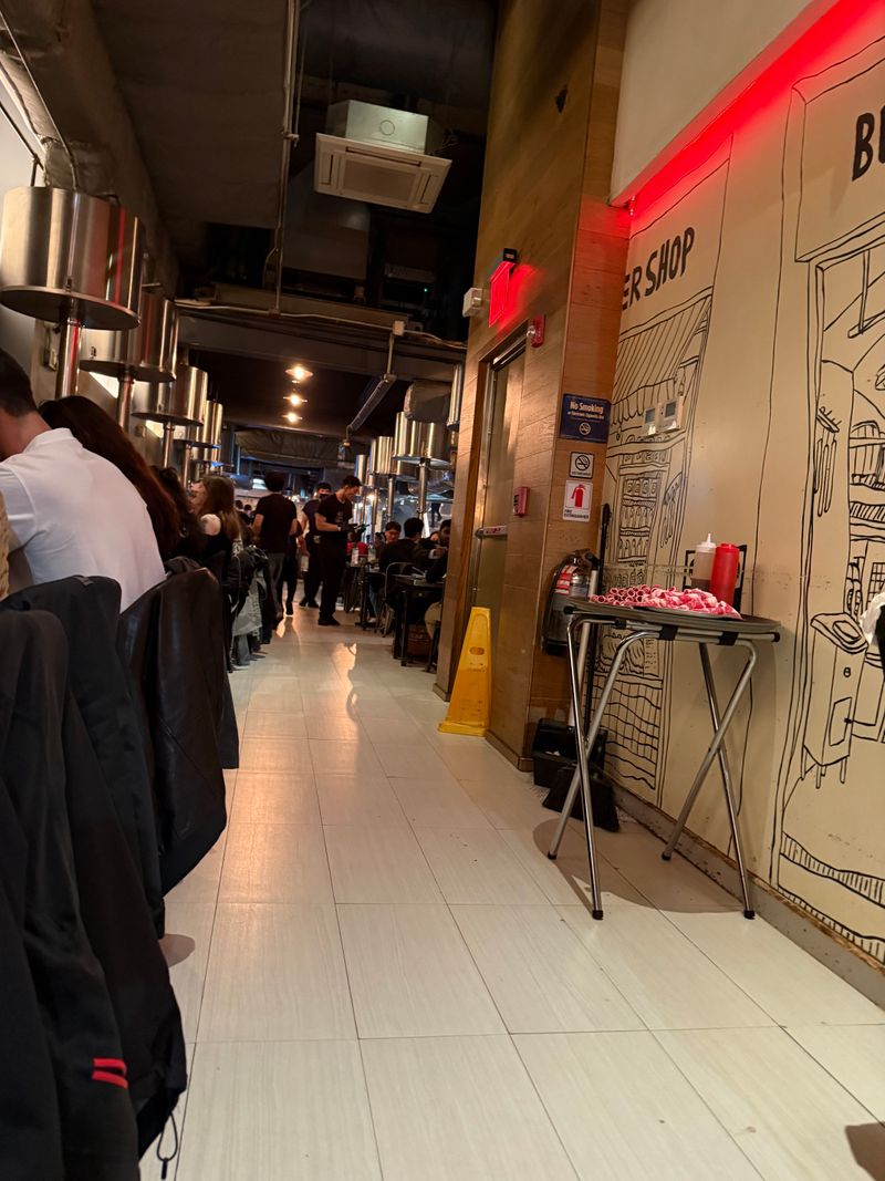 Atmosphere And Crowd Rhythm