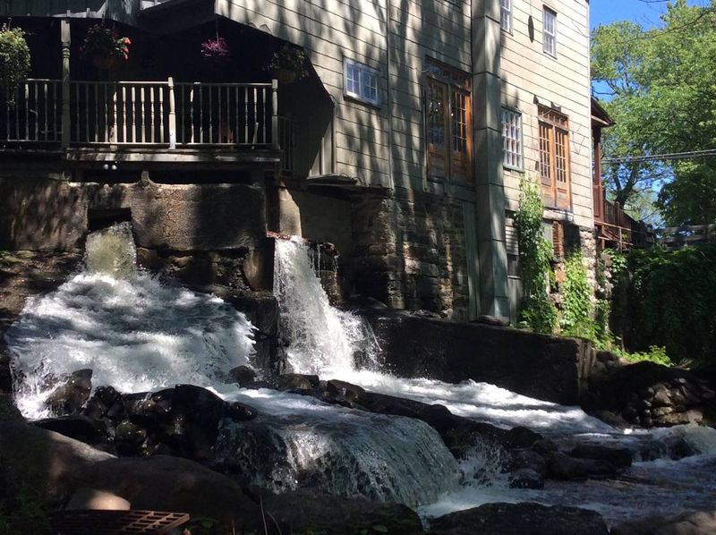 Tuthilltown Gristmill - Gardiner's Farm-Fresh Distillery Companion
