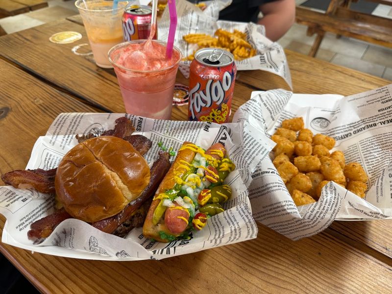 Dusty Dogz, Harbor Springs