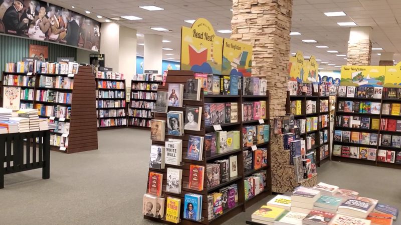 Barnes & Noble Chandler Fashion Center