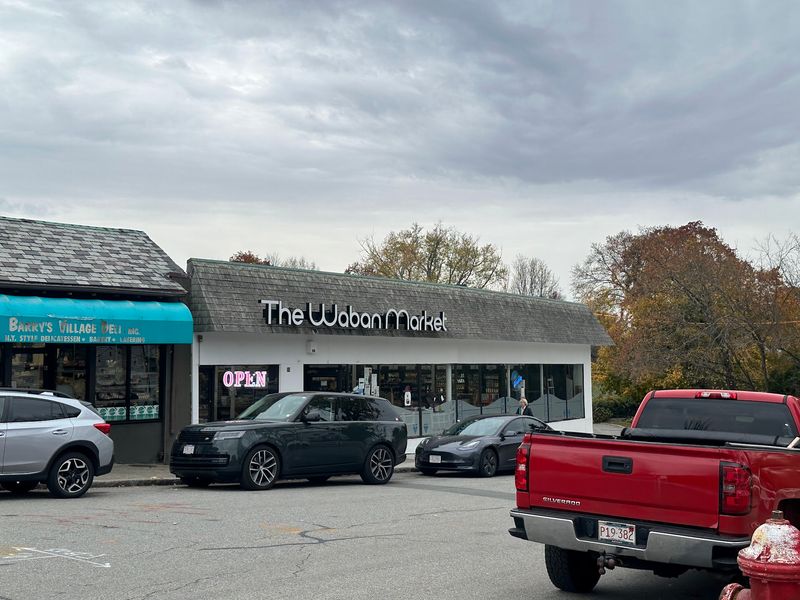 Barry's Village Deli