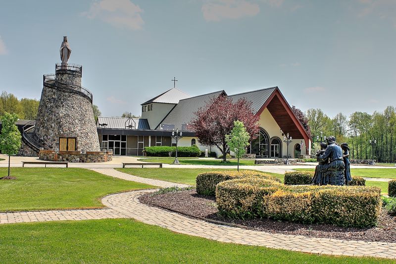 Basilica And National Shrine Of Our Lady Of Lebanon, North Jackson