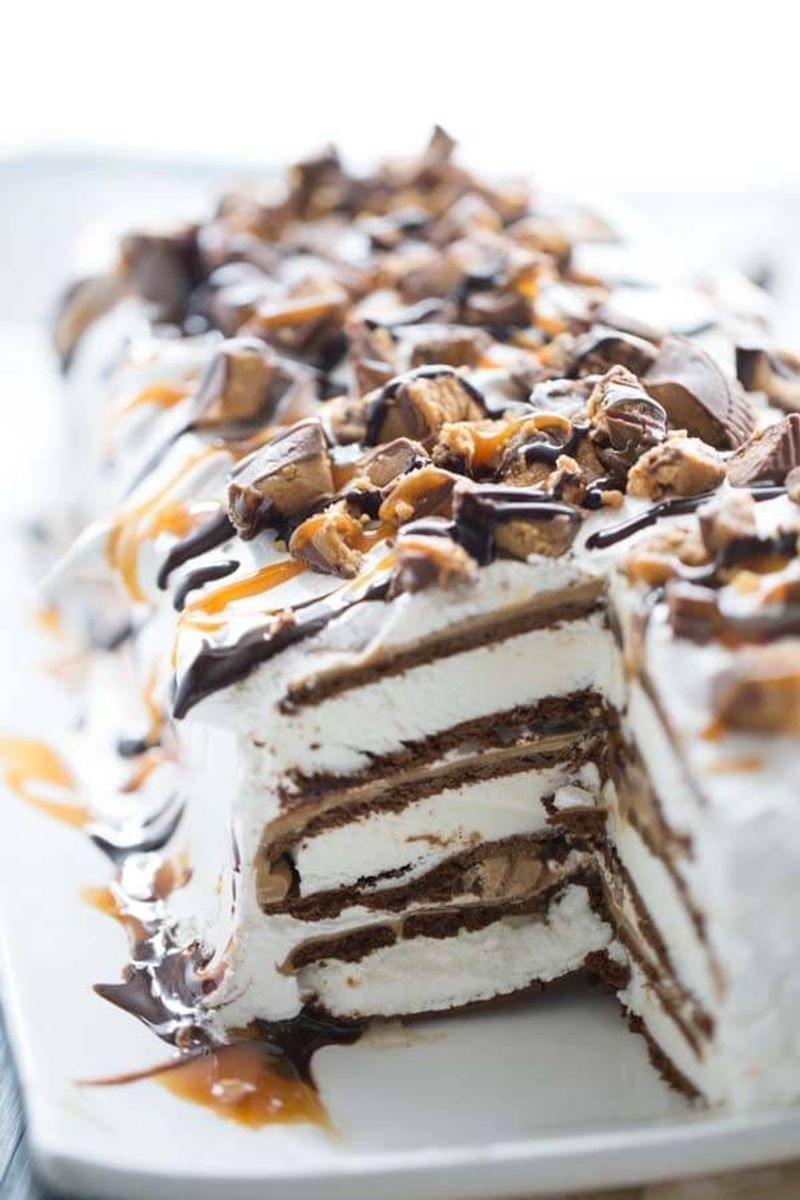 Baskin-Robbins Reese's Peanut Butter Cup Cake: Peanutty Perfection