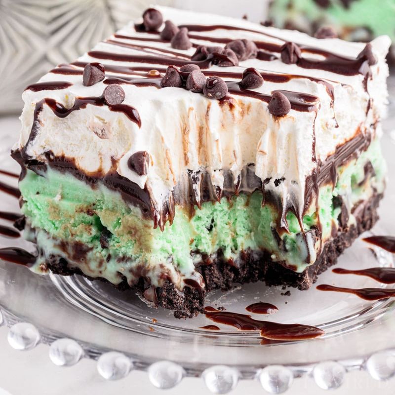 Baskin-Robbins Mint Chocolate Chip Ice Cream Cake: Cool Perfection