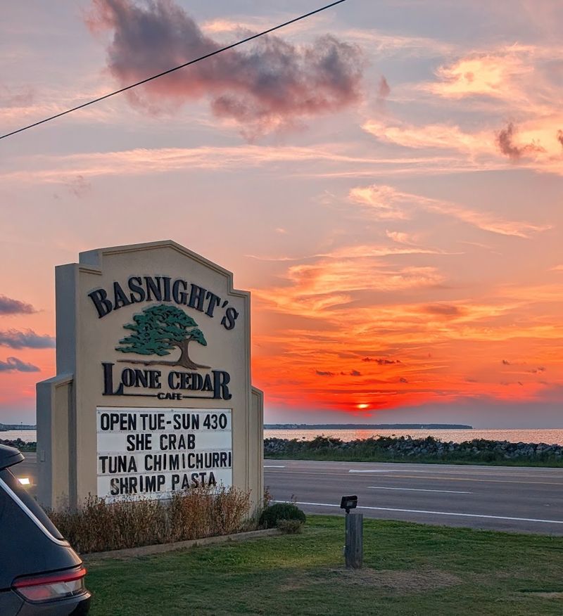 Basnight's Lone Cedar Cafe In Nags Head