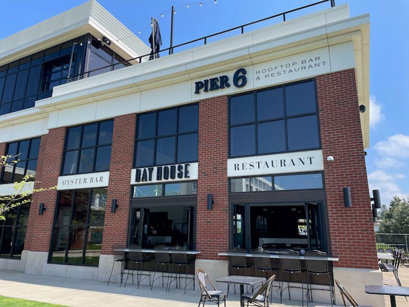 Bay House Oyster Bar & Restaurant, Erie