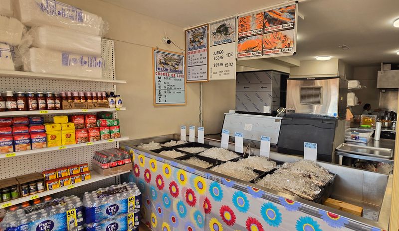 301 Seafood & Carry-Out — 7233 Jefferson Davis Hwy, North Chesterfield