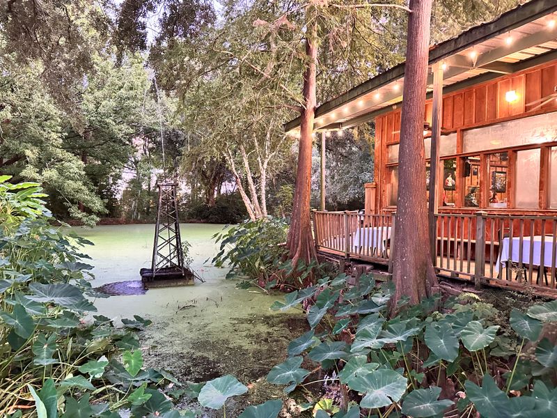 Poor Boy's Riverside Inn – Broussard, Louisiana (Left A Lasting Impression)