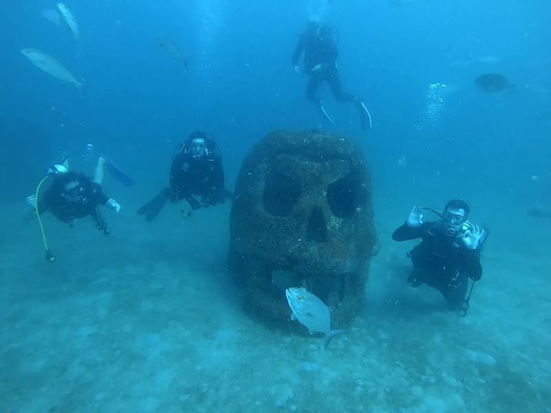 Underwater Museum Adventure