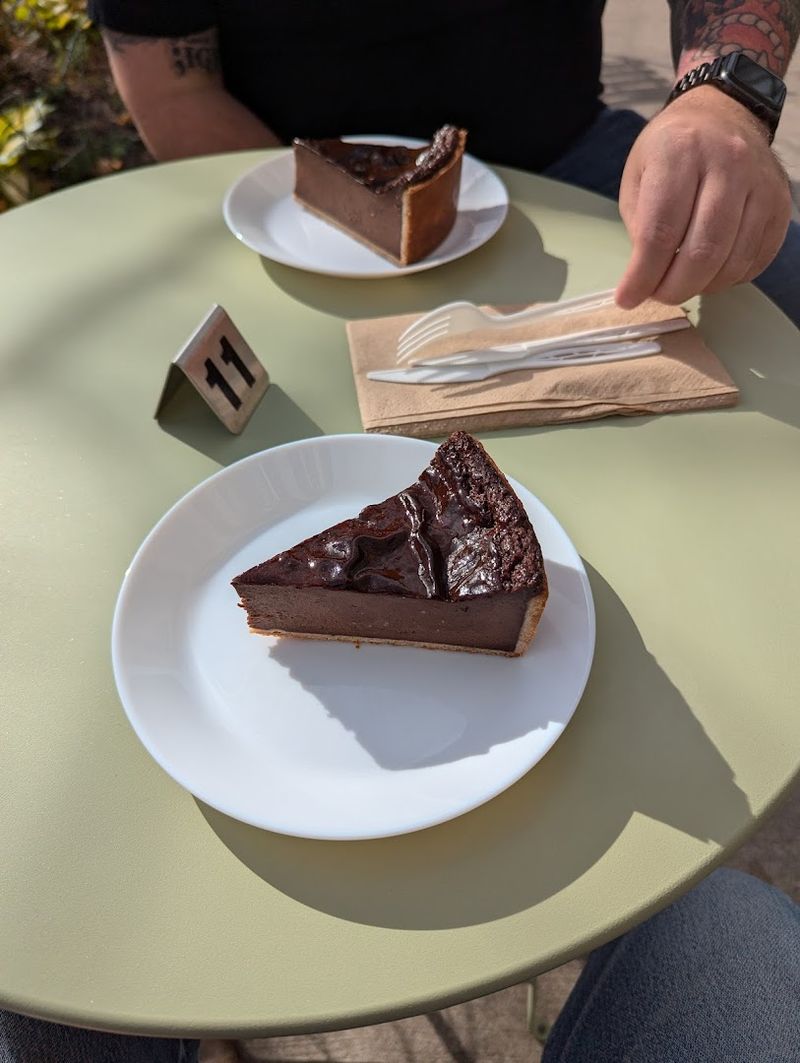 A Poetic Escape In The Heart Of Midtown