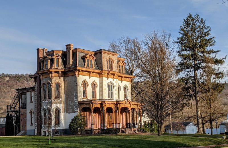 Bedford County Visitors Bureau, Bedford, PA