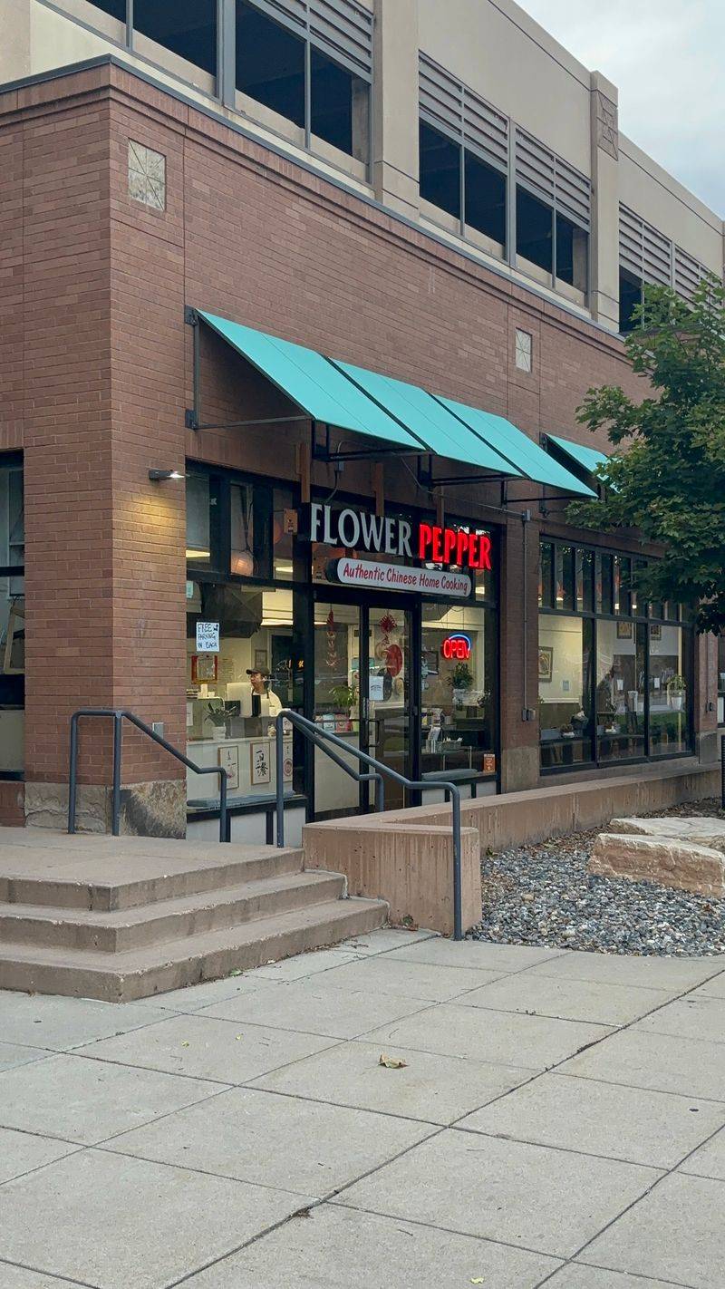 Flower Pepper (Boulder)