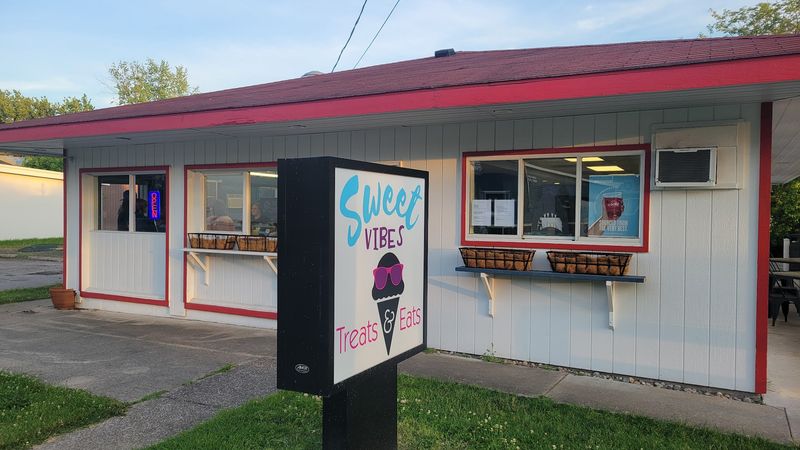 Bella Bees, Onekama