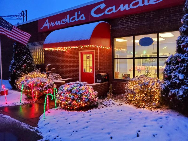 Arnold's Candies, Akron
