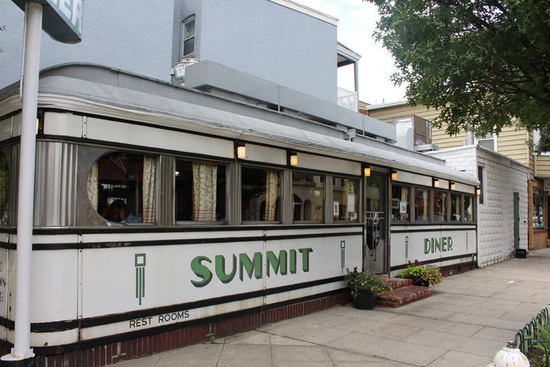 Summit Diner, Summit