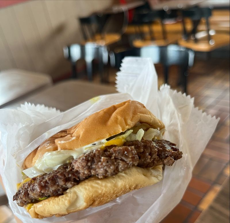 Benjamin's the Burger Master, Dayton