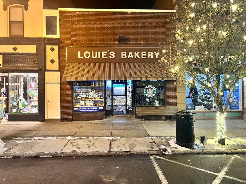Louie’s Bakery, Marshall