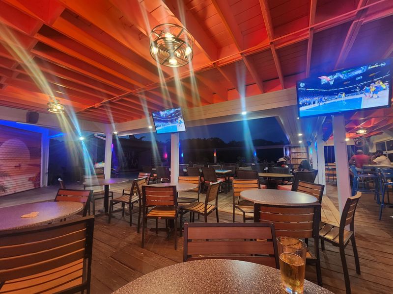 Rock N River Bar & Grill