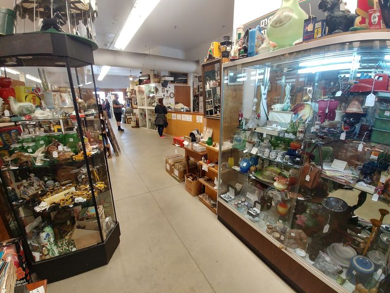 Berlin Village Antique Mall, Berlin