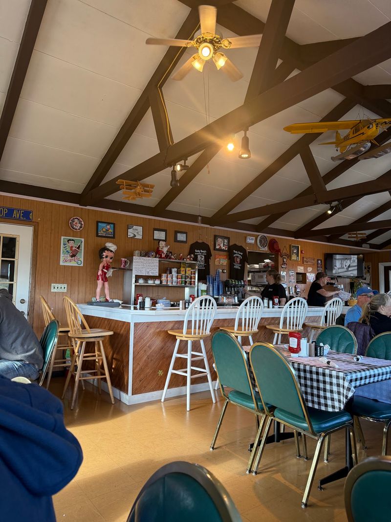 Betty Boop's Airport Cafe, Honesdale
