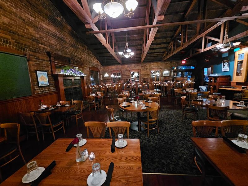 Silvercreek Restaurant - Urbana