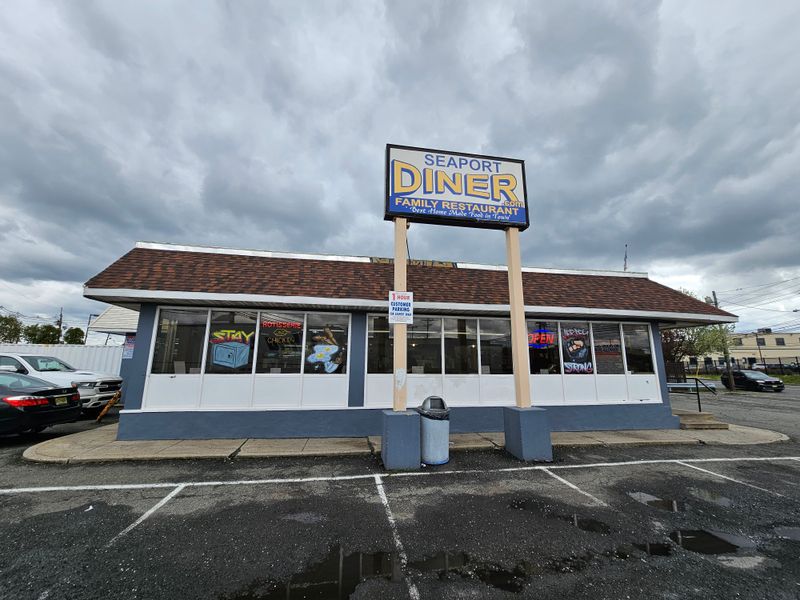 Diner Burgers And Comfort Plates, Seaport Diner