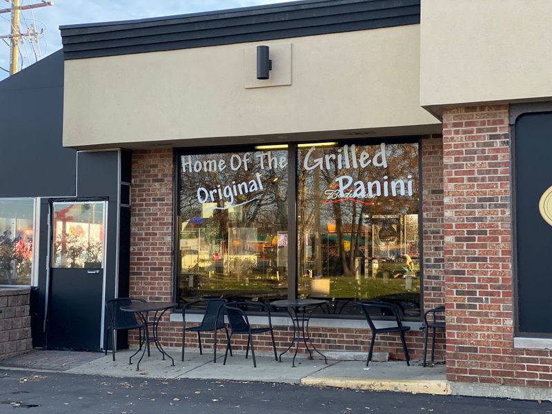 Avanti Caffé & Sandwich Bar — Mount Prospect, Illinois