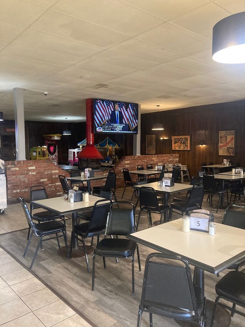 Big Banjo Pizza Parlor